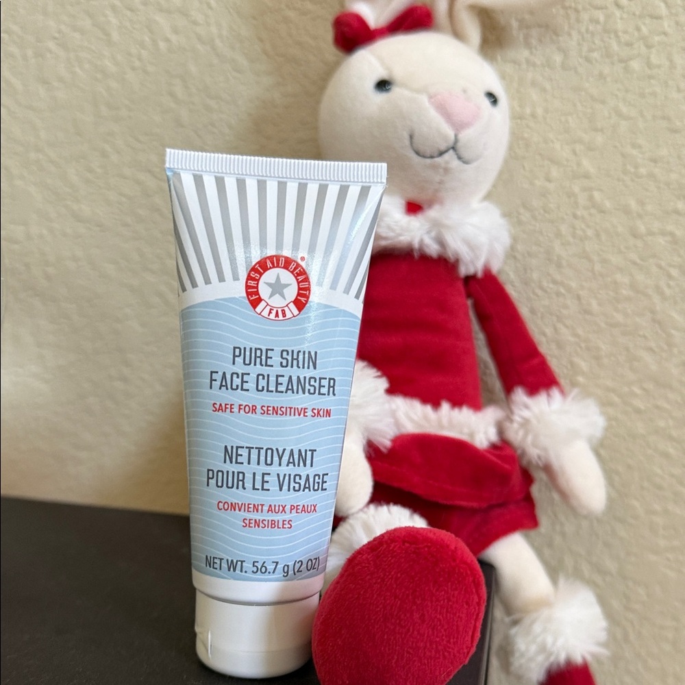 First Aid Beauty Pure Skin Face Cleanser -